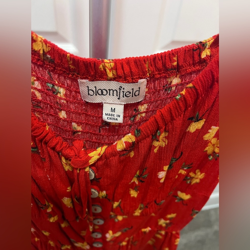 Bloomfield Red Floral Sleeveless Romper Size Medium NWT - Picture 2 of 8